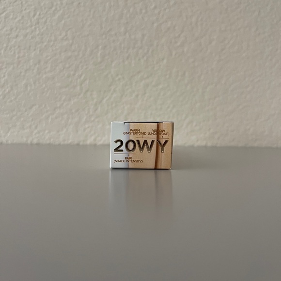 20WY UD Urban Decay Stay Naked Liquid Foundation 30ml - Picture 2 of 4